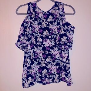 Express Cold Shoulder Short Sleeve Top L